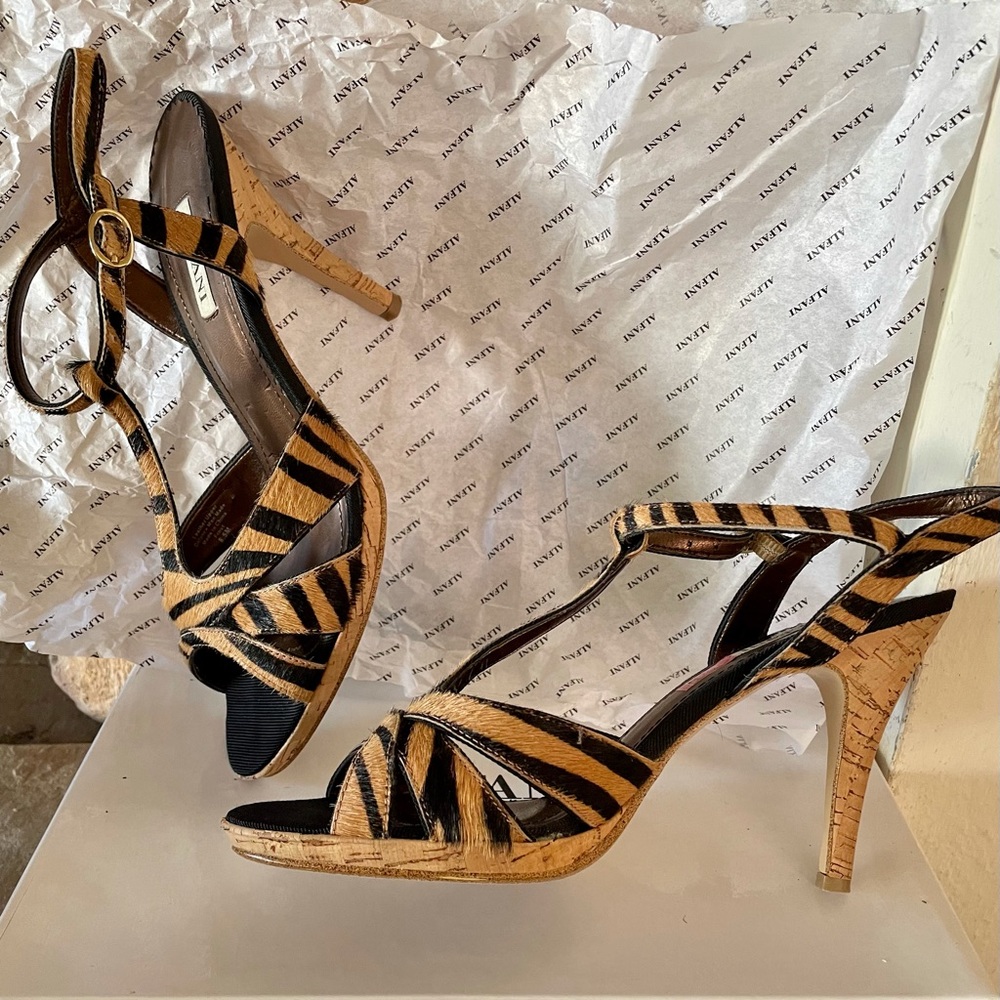ALFANI ZEBRA BROWN HIGH HEELS